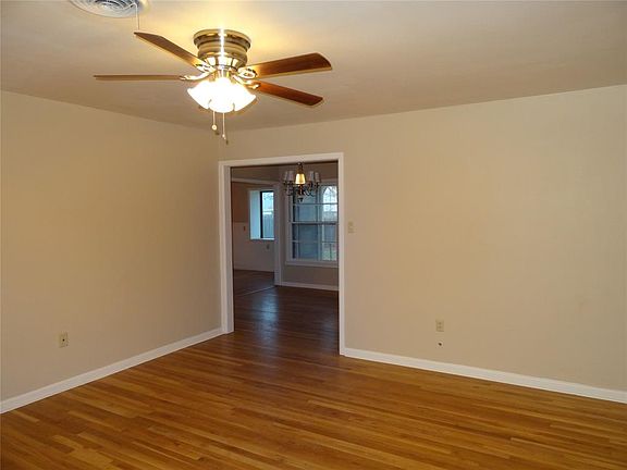 4th image of 3880 N 11th St