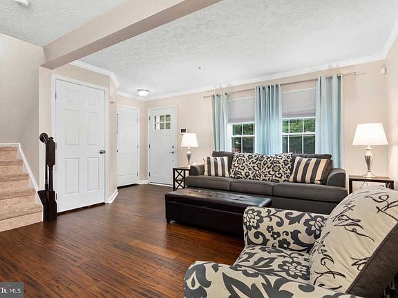 5th image of 8725 Thornbrook Dr