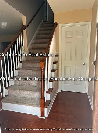 4 bed, 2.5 bath, 1952 sqft, $2,000 — Photo 2