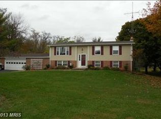 57 Antioch Ln, Falling Waters, WV 25419