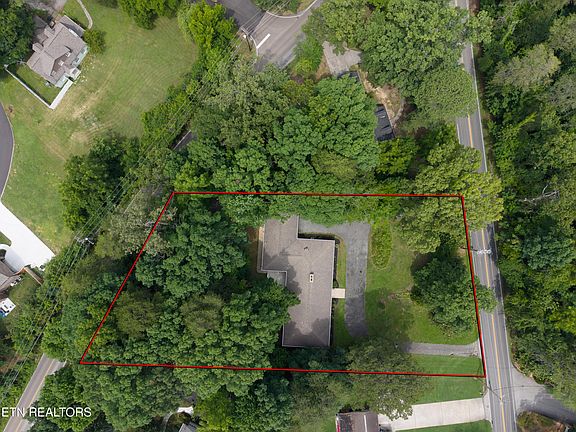 5th image of 1403 Wilkinson Pike