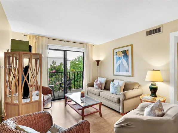 34 S Forest Beach Dr APT B15, Hilton Head Island, SC 29928