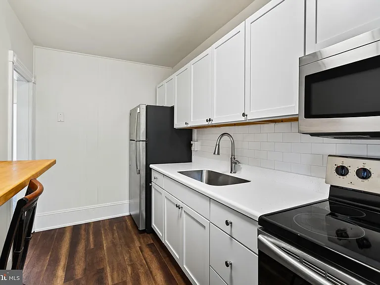 445 E Main St #2 — Photo 6