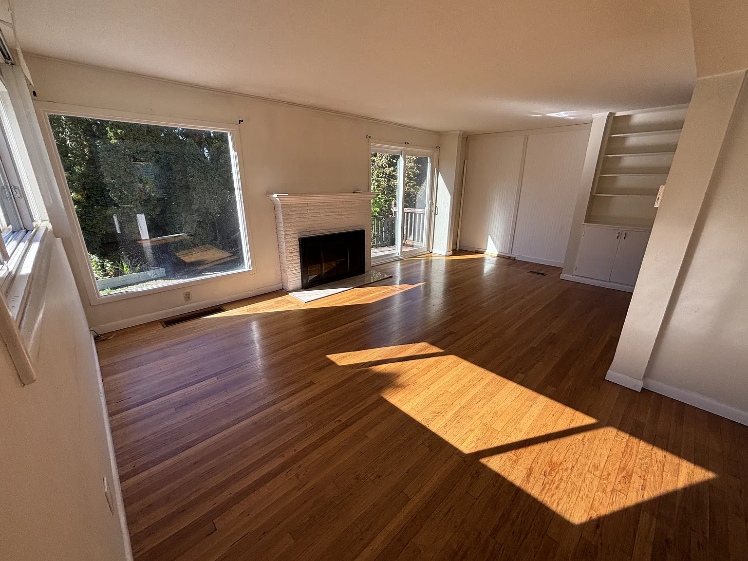 6115 SW 45th Avenue - 1 — Photo 3