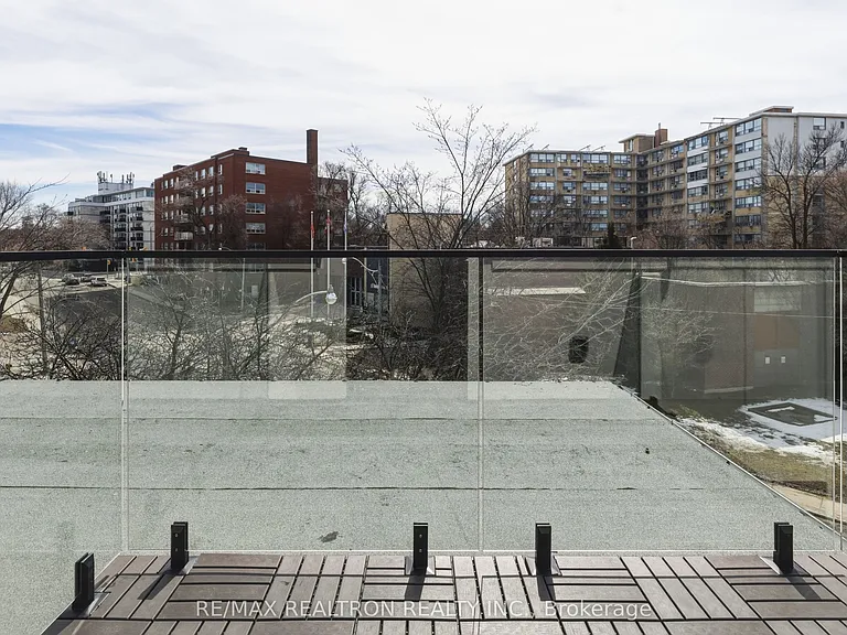 1002 Spadina Rd — Photo 42