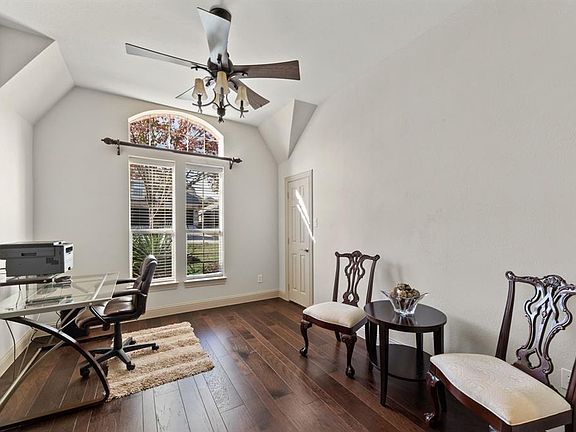 2nd image of 615 Goliad Dr
