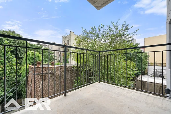 Rented by EXR | media 15