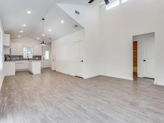920 Ray Dr — Photo 9