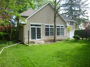 1238 Pleasant Ln, Glenview, IL 60025