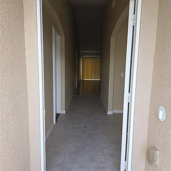 8 Sawfish Ct — Photo 2