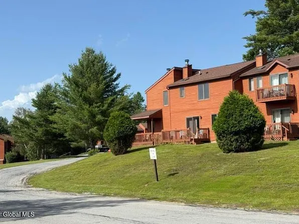 8 Summit Ridge #8M, North Creek, NY 12853