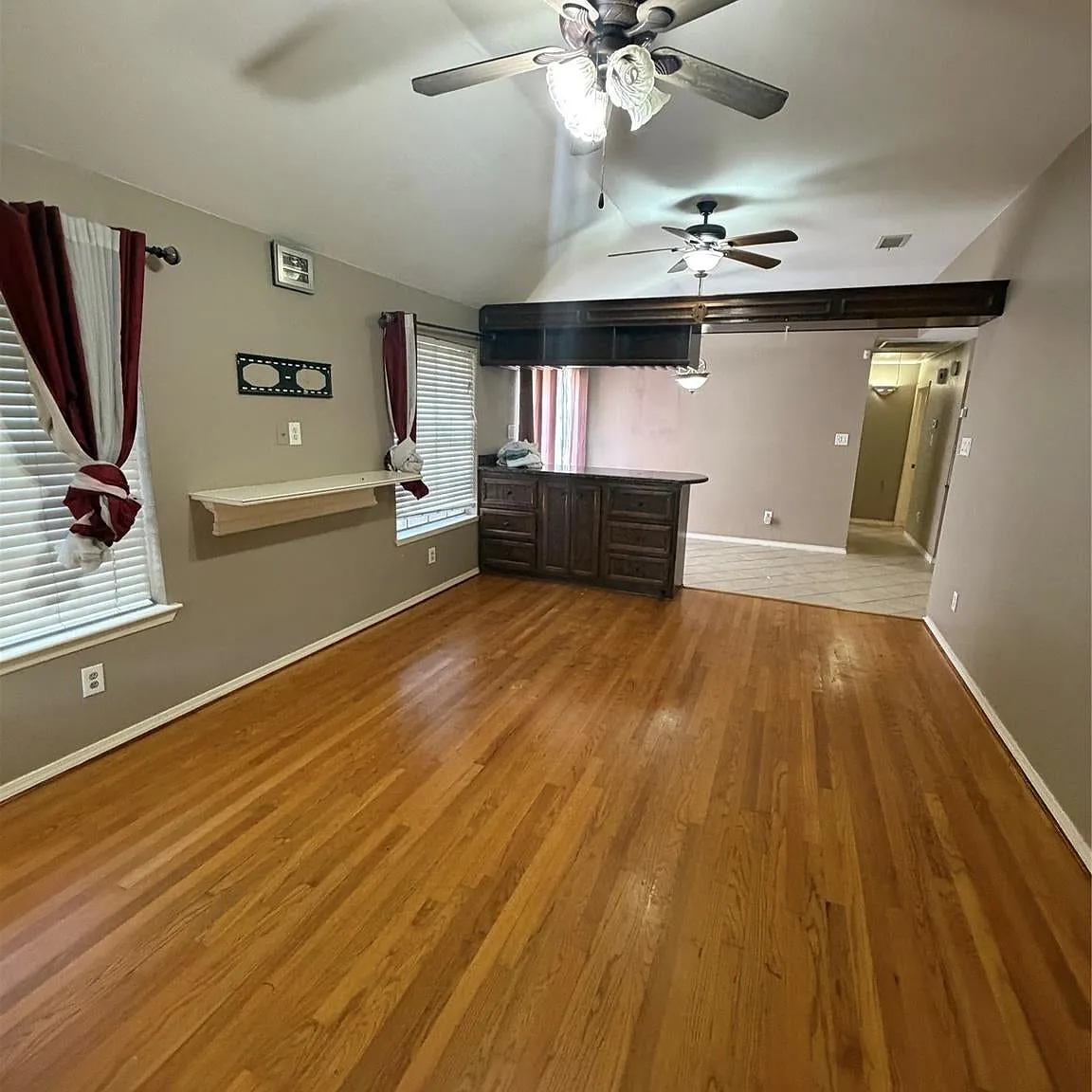 2 bed, 4.0 bath, 1033 sqft, $1,400 — Photo 2