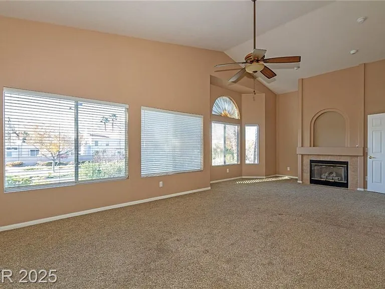 2121 Whitebirch Ln — Photo 14