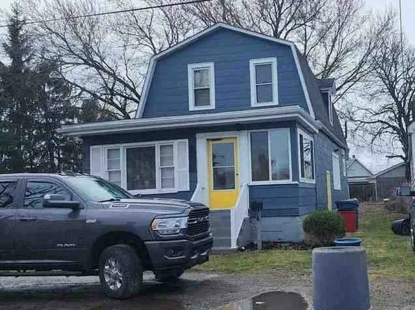 3015 Birch Ave, Niagara Falls, NY 14305