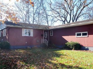 909 9th St NW, Independence, IA 50644