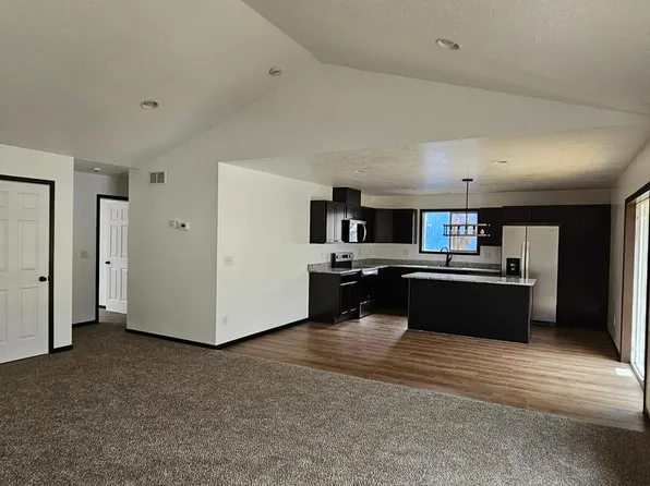 1126 Edgerton St, Saint Paul, MN 55130