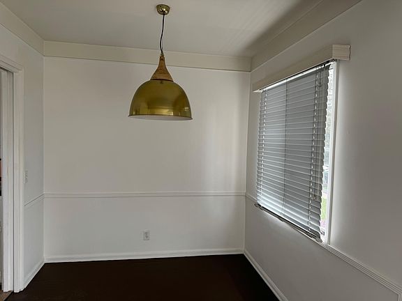 3rd image of 1512 Wellesley Ave