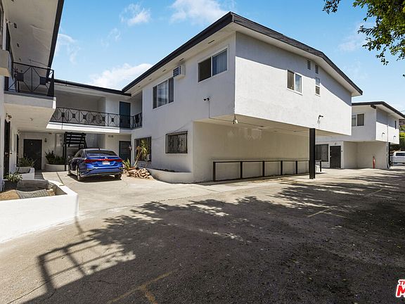 4th image of 3112 Estara Ave
