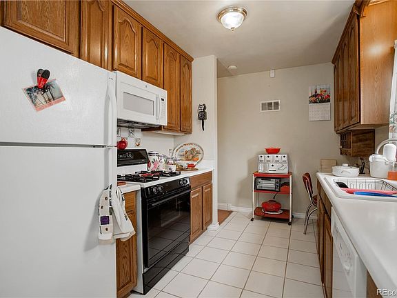 3rd image of 133 S 10th Avenue