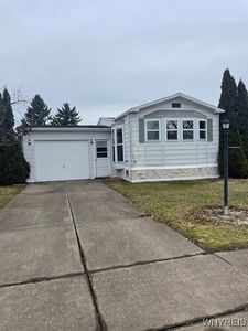 15 Golden Pond Est, Akron, NY, 14001