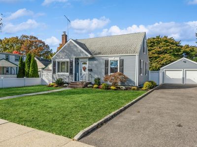 15 Buckeye Road, Glen Cove, NY, 11542