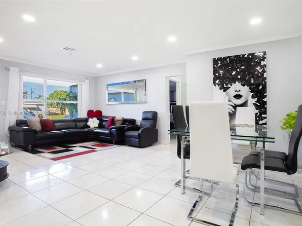 7580 Eaton St, Hollywood, FL 33024