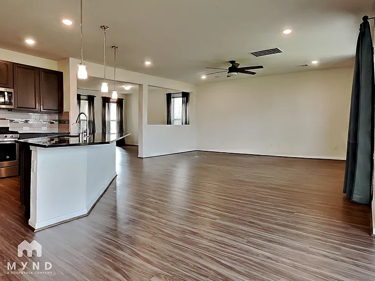 1706 Claire Creek Ct — Photo 8