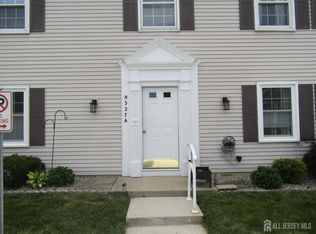 327 Nantuckett Ln #A, Monroe Township, NJ 08831