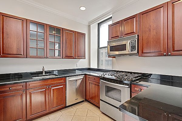 1st image of 33 Warren St #5N