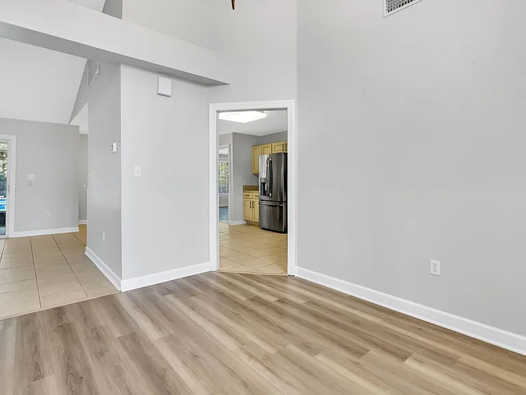 4429 Southminster Cir — Photo 17