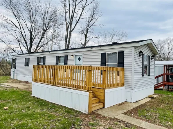 60 Dee Dr, New Paris, OH 45347