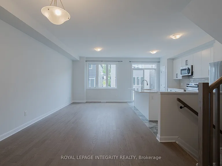 409 Silicon Way — Photo 6