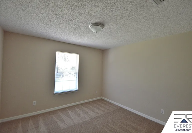 30 Lancelot Dr — Photo 22
