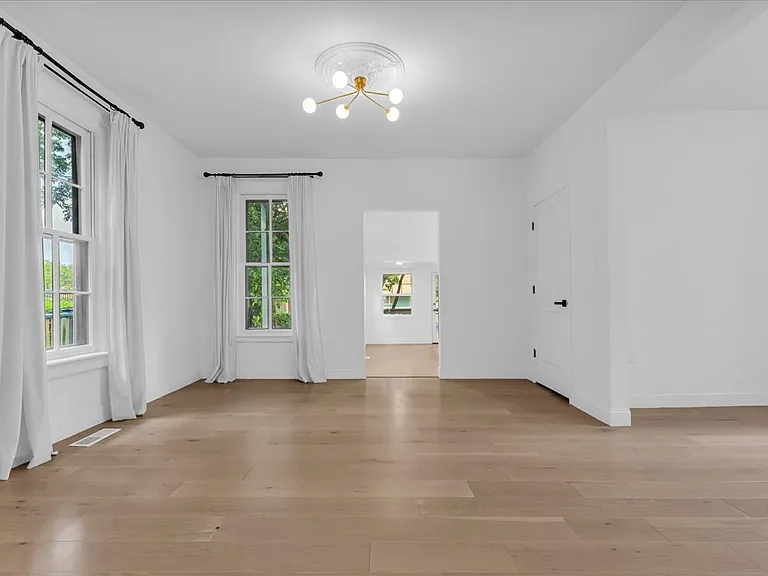 1714 Bagley St — Photo 5