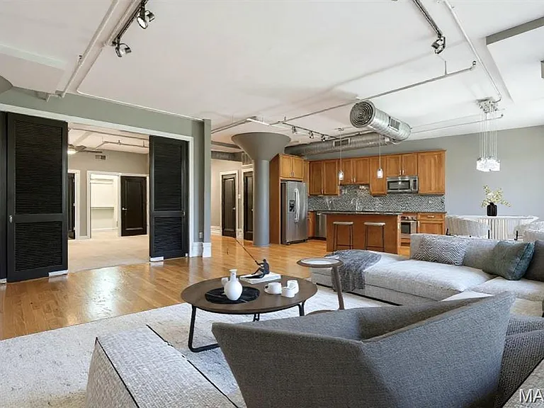 4901 Washington Blvd #4B — Photo 6