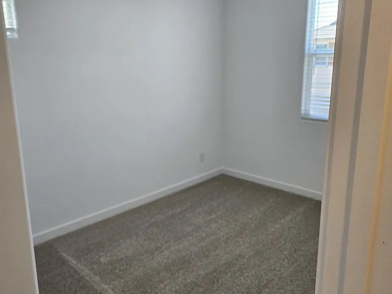 3353 S Primrose Ave — Photo 24