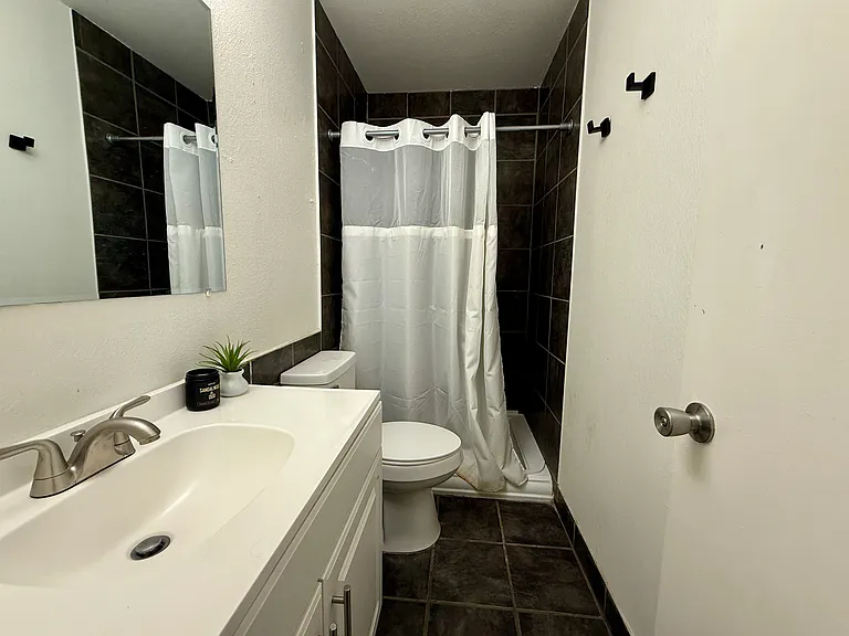 208 E McKinley St — Photo 10