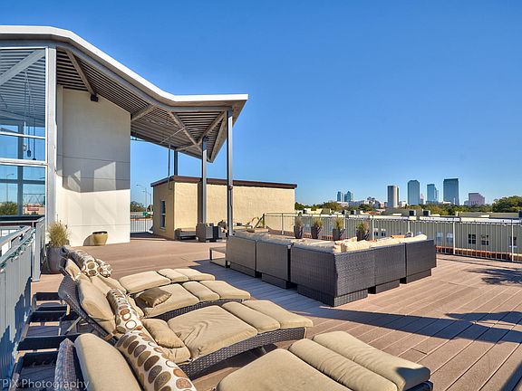 3rd image of 1501 W Horatio St APT 232