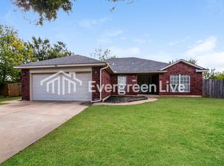 703 Badger St NE, Piedmont, OK 73078