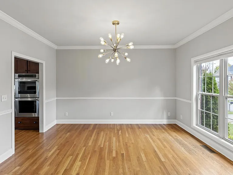 2505 Eastway Dr — Photo 11