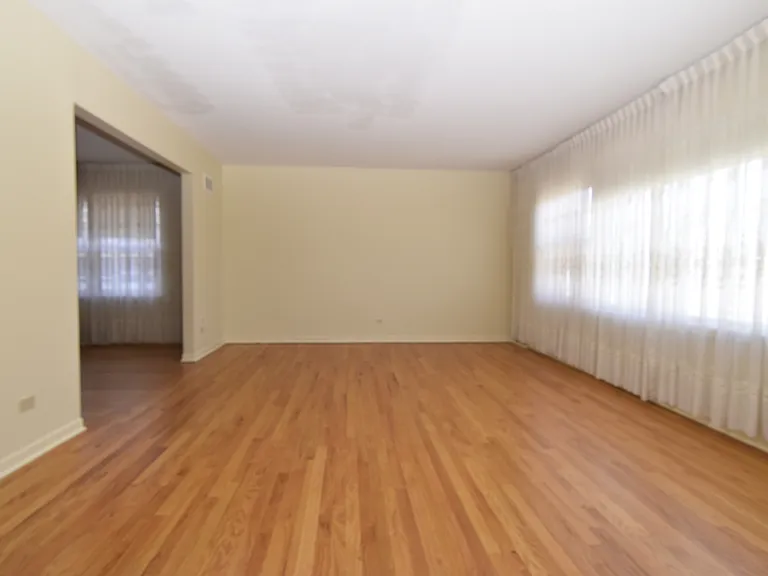 5025 Carol St #2 — Photo 2