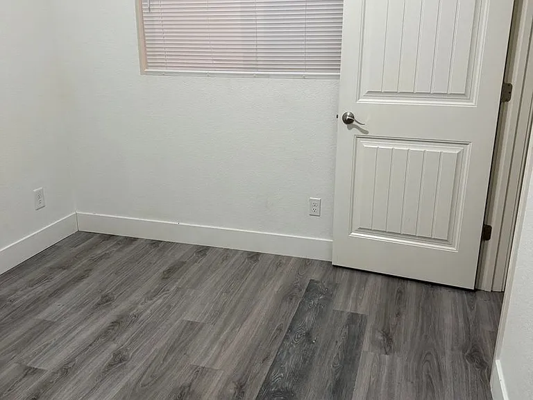 3307 S Phelps St — Photo 28