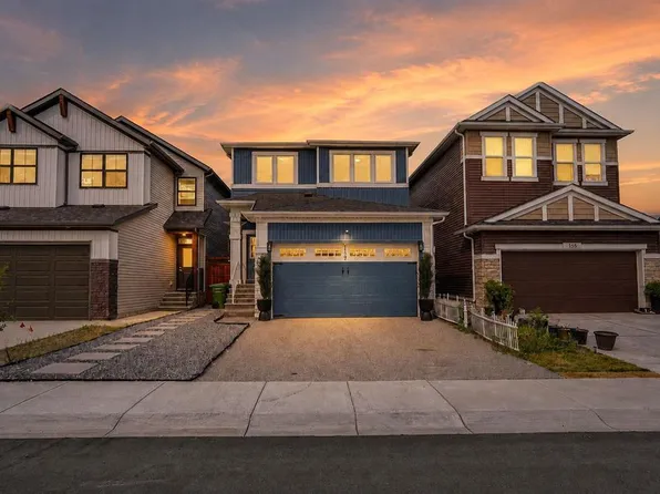 159 E Hotchkiss Mnr SE, Calgary, AB T3S 0J5