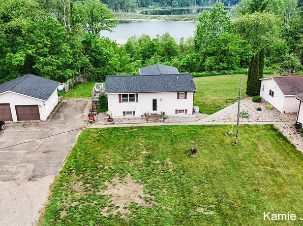 8395 McArthur Ave NE, Belding, MI 48809
