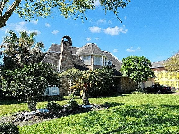 3rd image of 21 Chateau Mouton Dr