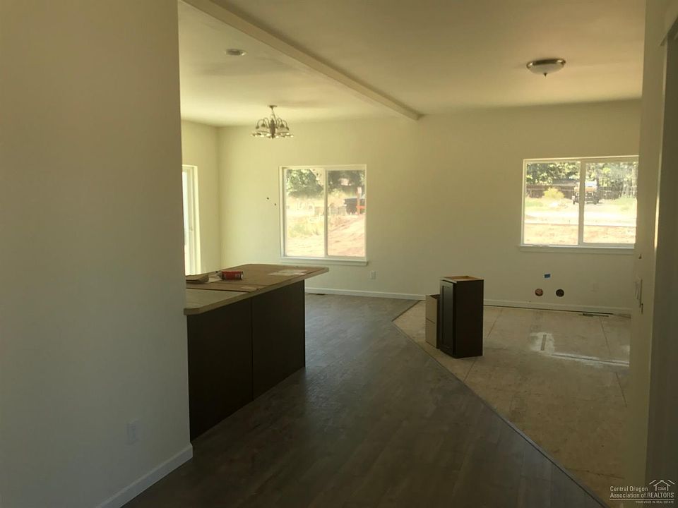 2nd image of 63025 NE Amherst Pl