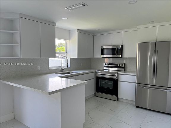 5th image of 705 E 20th St