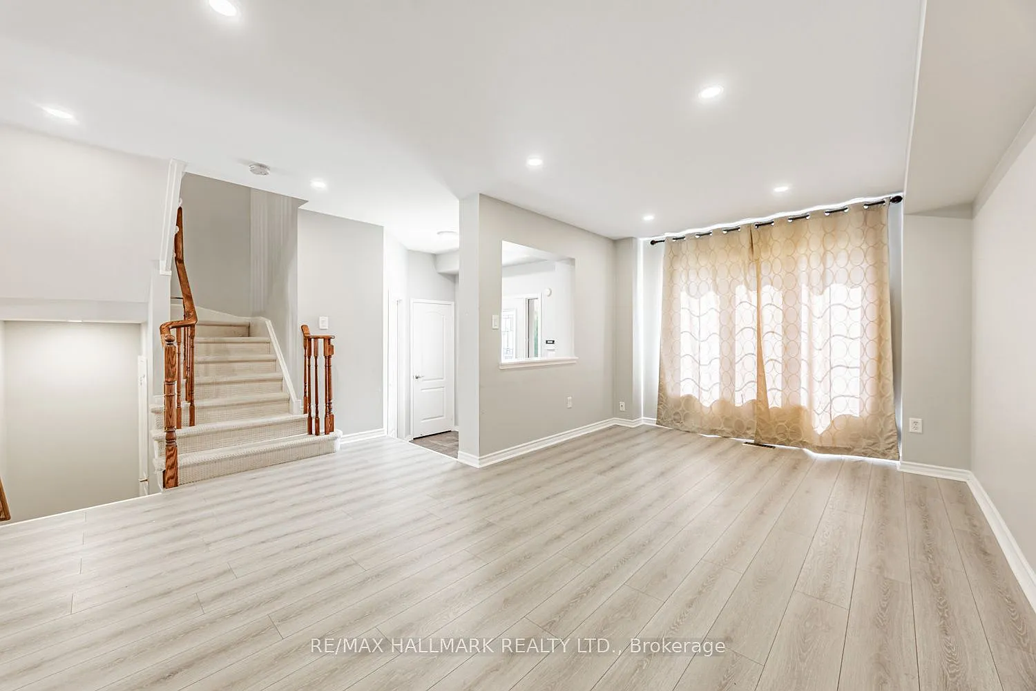 3 bed, $2,890 — Photo 4