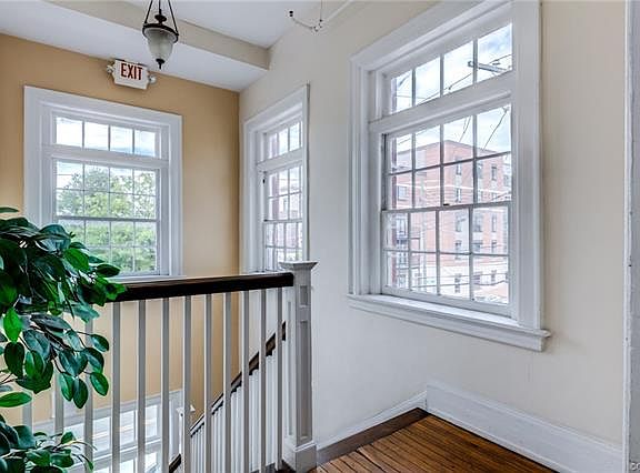 3rd image of 219 N 19th St #U32