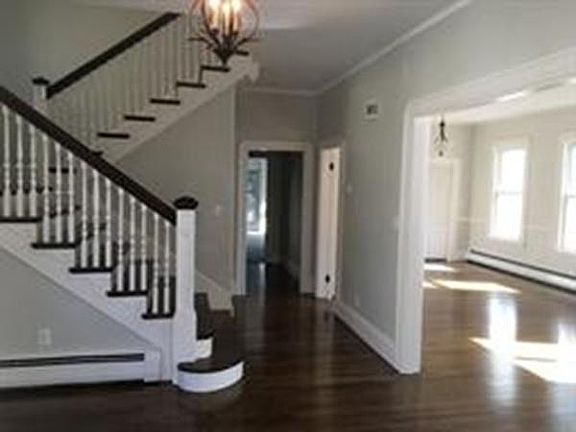 3rd image of 170 Cottage Park Rd